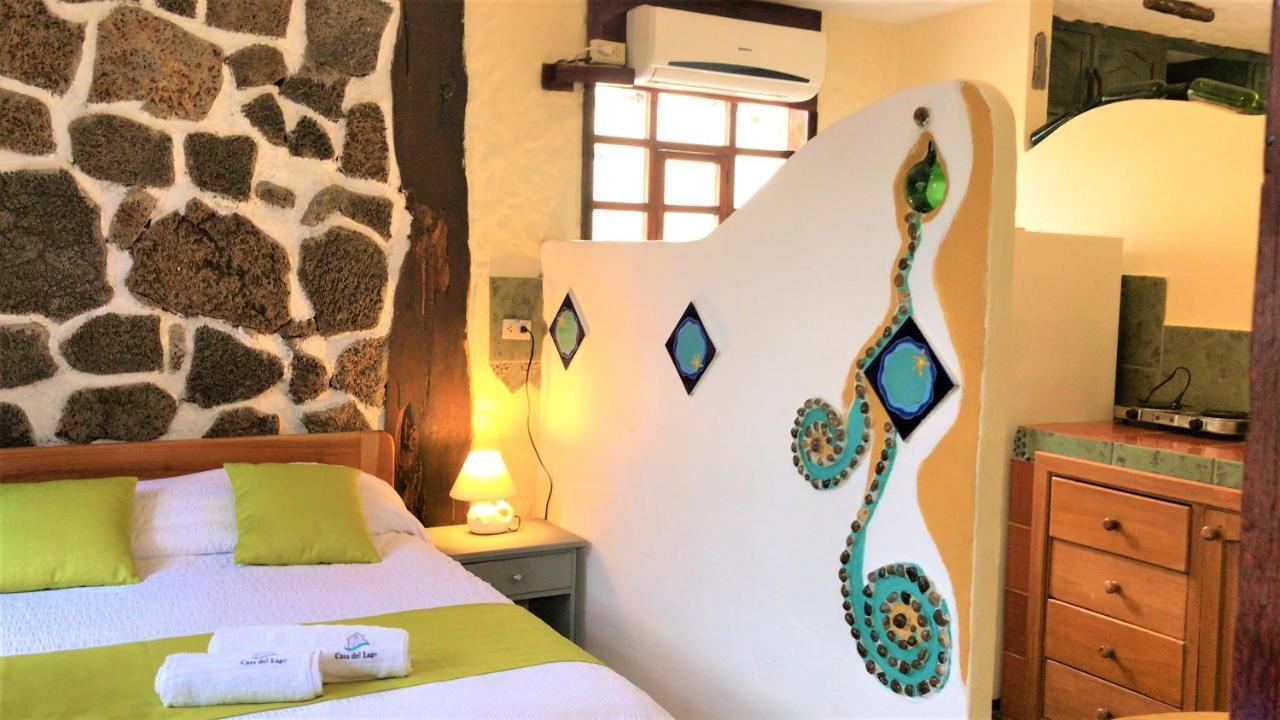 Casa del Lago Lodging House Puerto Ayora  Esterno foto