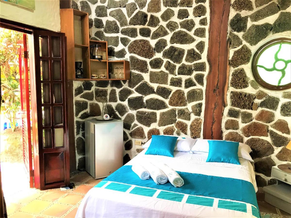 Casa del Lago Lodging House Puerto Ayora  Esterno foto