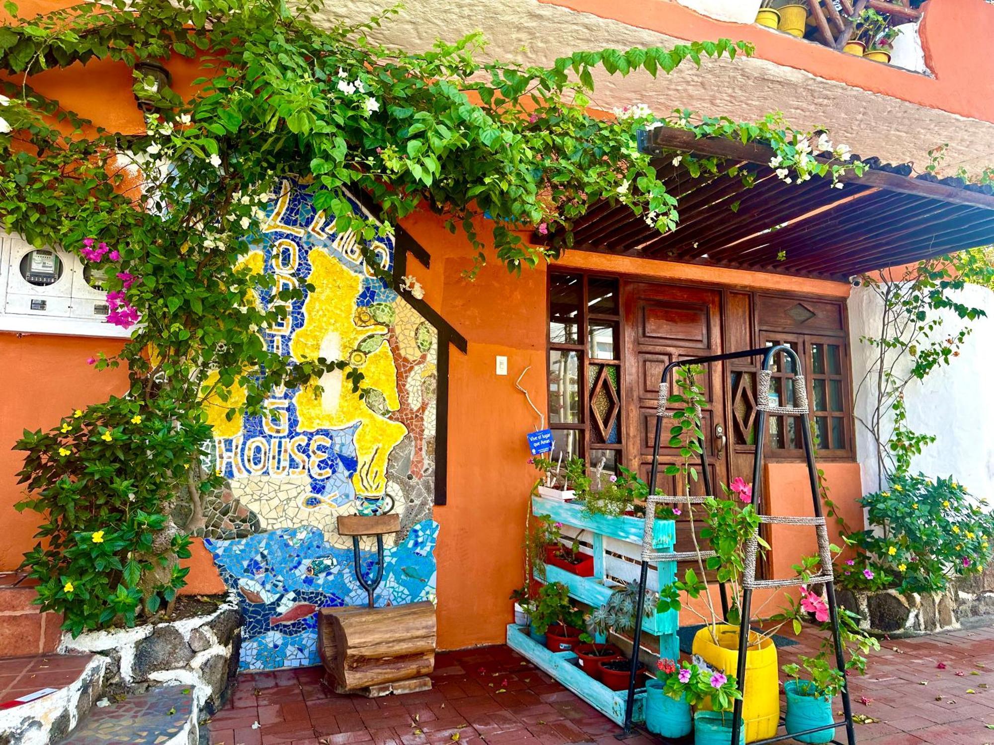 Casa del Lago Lodging House Puerto Ayora  Esterno foto