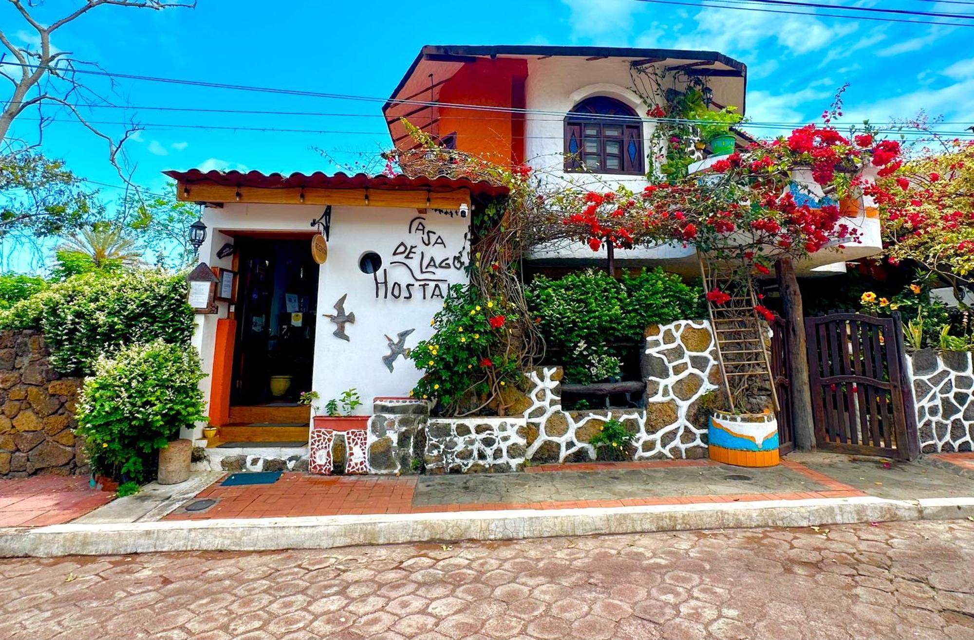 Casa del Lago Lodging House Puerto Ayora  Esterno foto