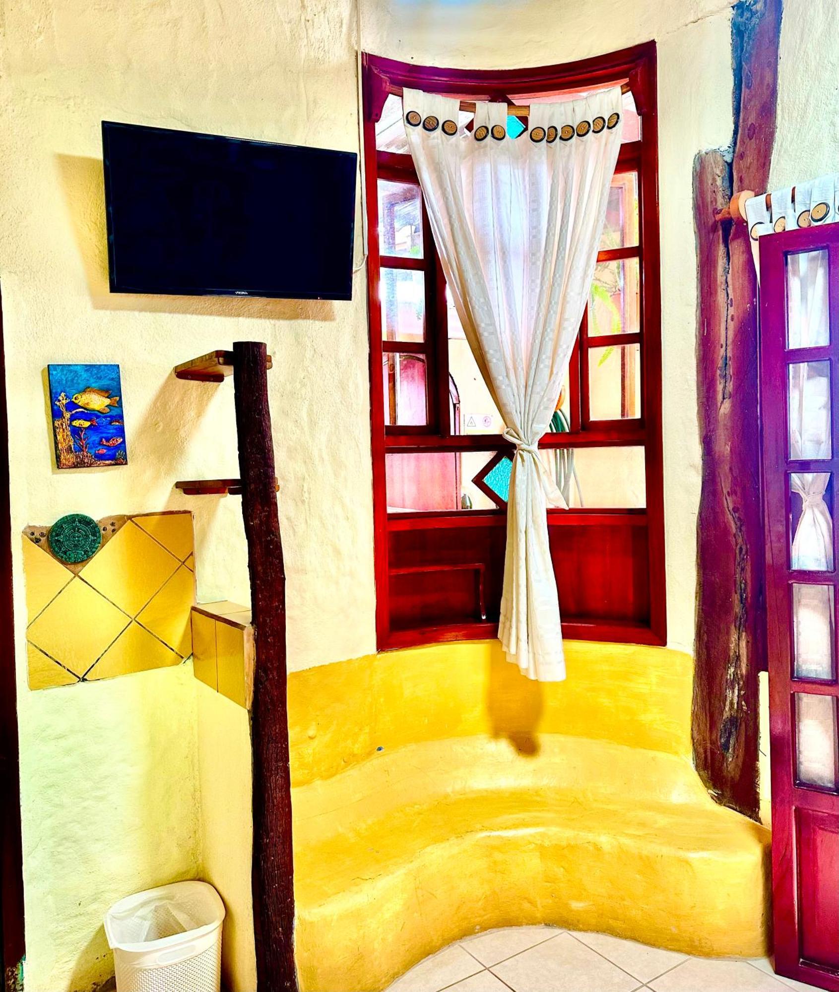 Casa del Lago Lodging House Puerto Ayora  Esterno foto