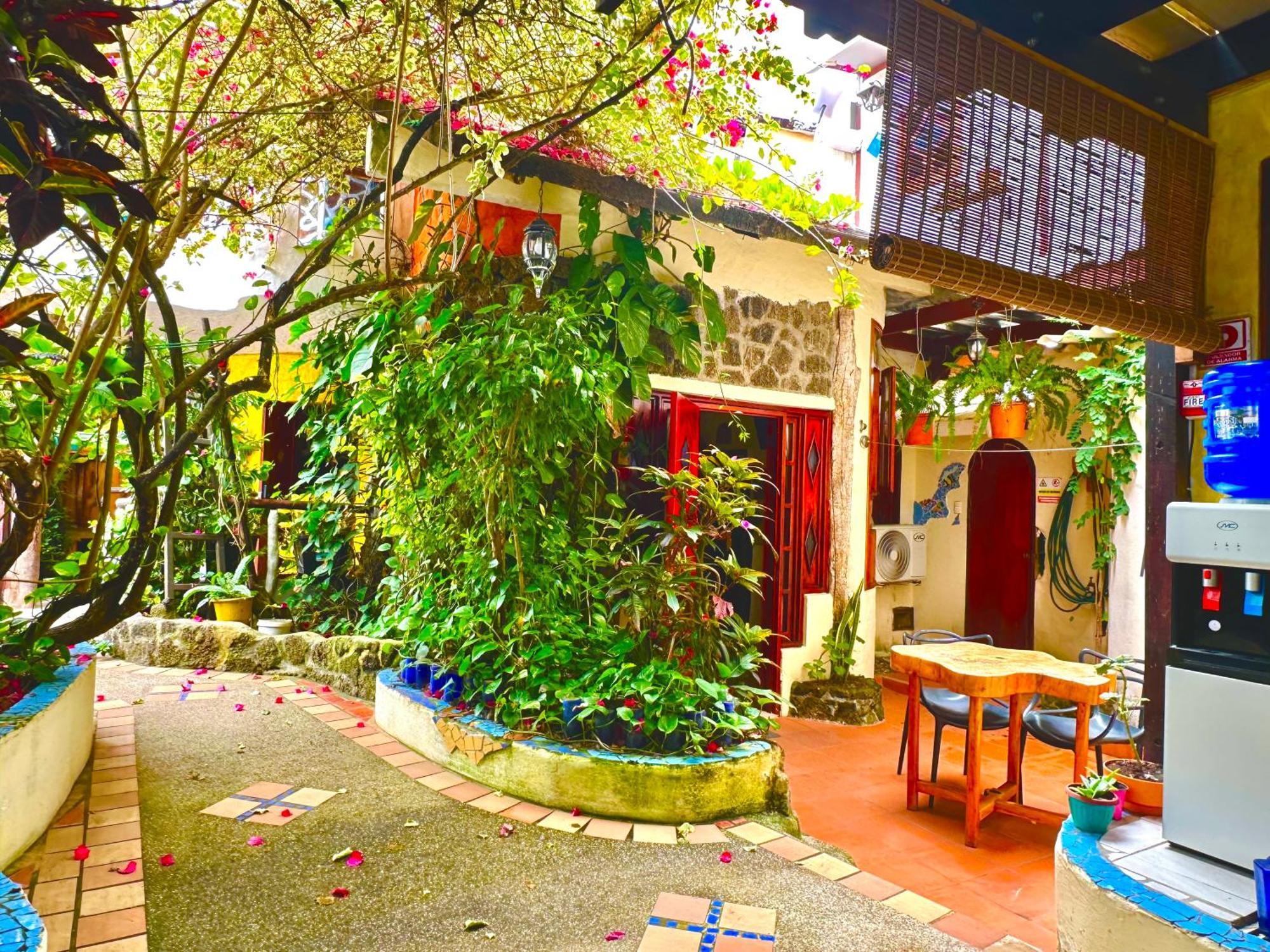 Casa del Lago Lodging House Puerto Ayora  Esterno foto