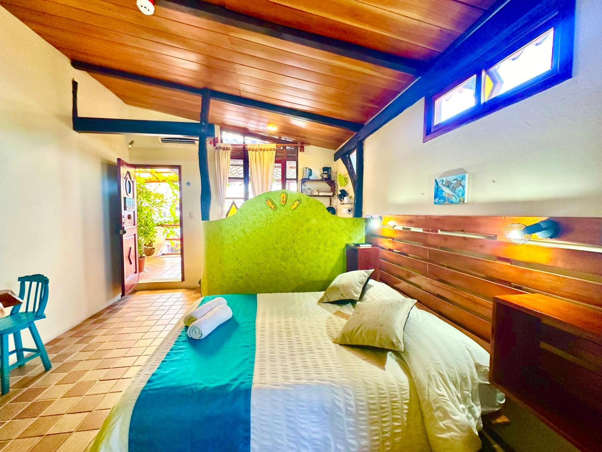 Casa del Lago Lodging House Puerto Ayora  Esterno foto