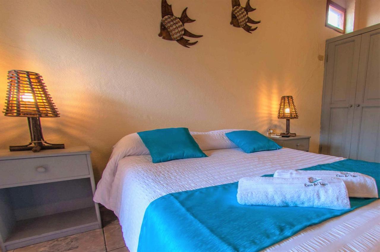 Casa del Lago Lodging House Puerto Ayora  Esterno foto