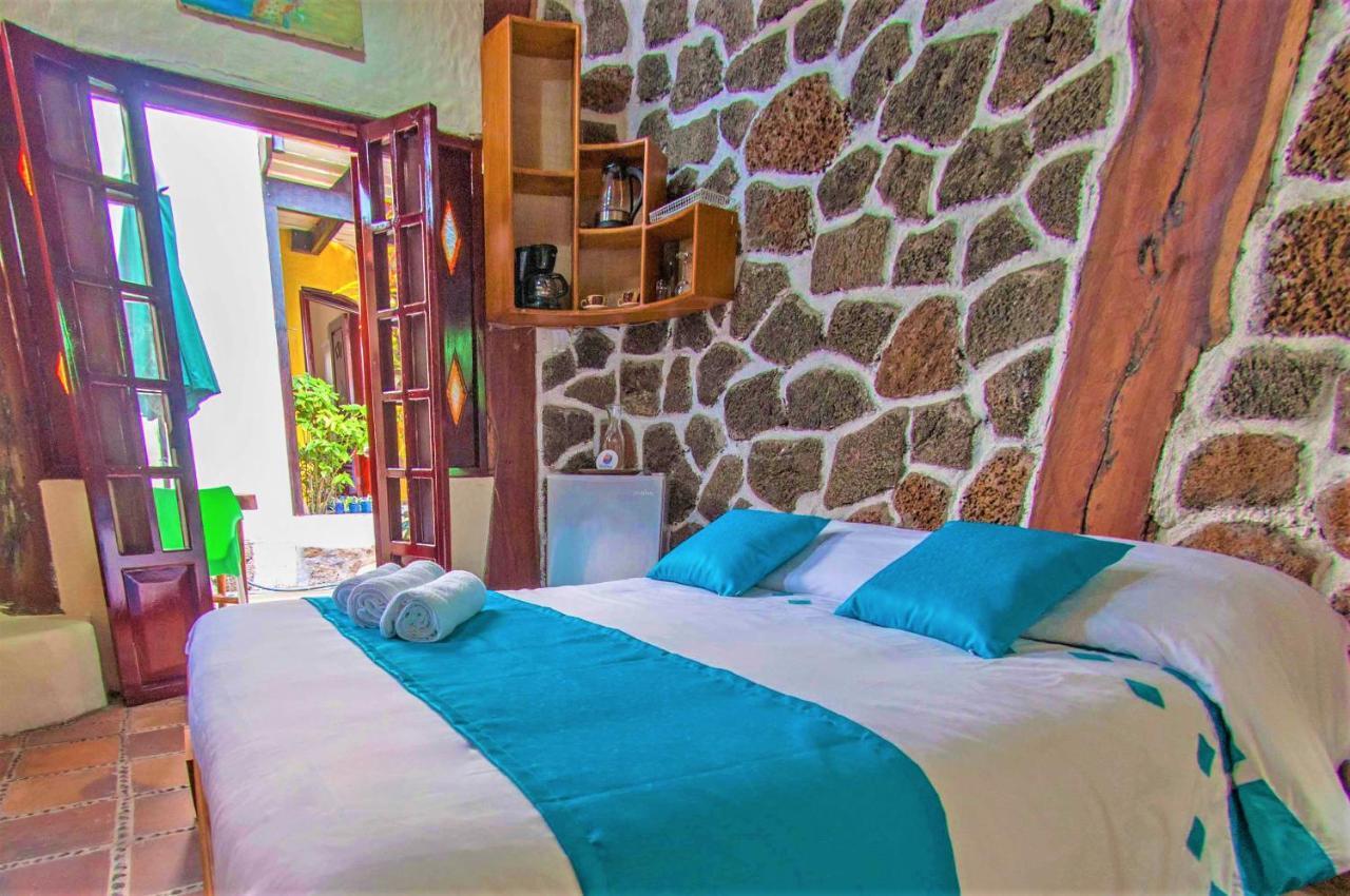 Casa del Lago Lodging House Puerto Ayora  Esterno foto