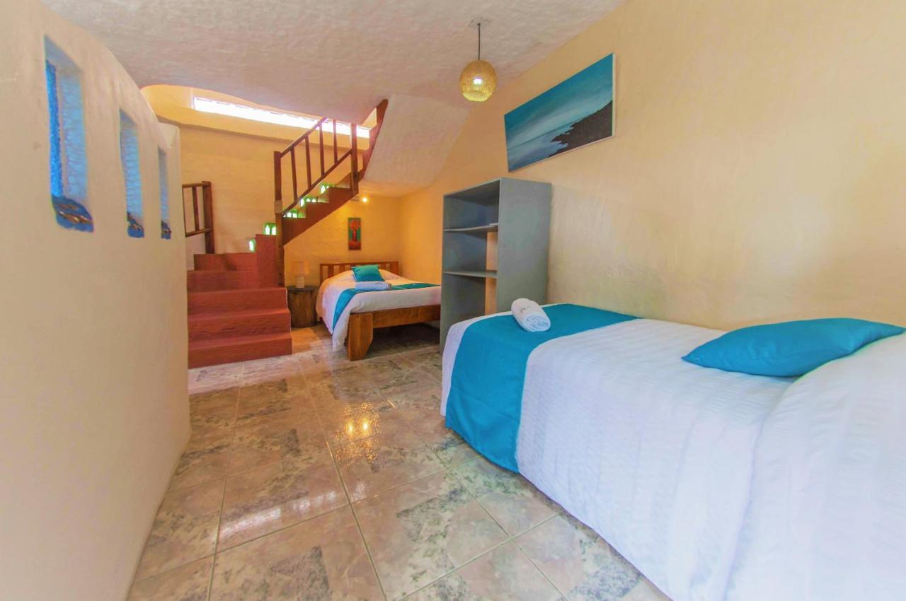 Casa del Lago Lodging House Puerto Ayora  Esterno foto