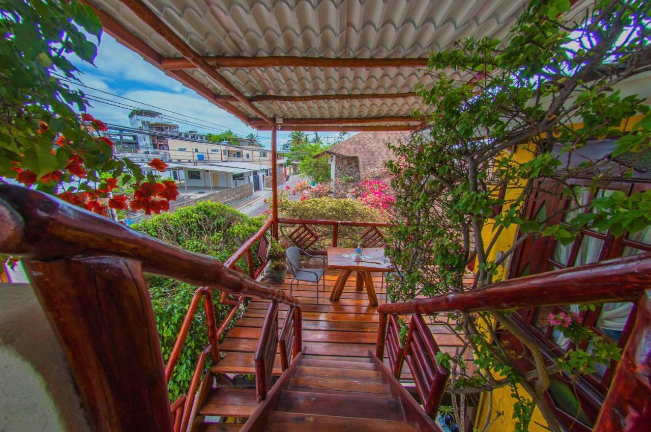 Casa del Lago Lodging House Puerto Ayora  Esterno foto