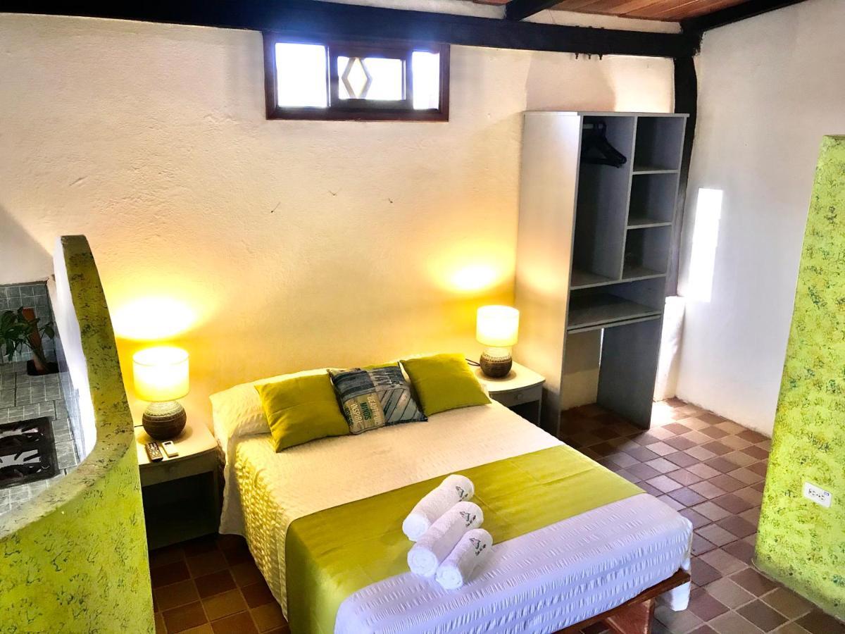 Casa del Lago Lodging House Puerto Ayora  Esterno foto