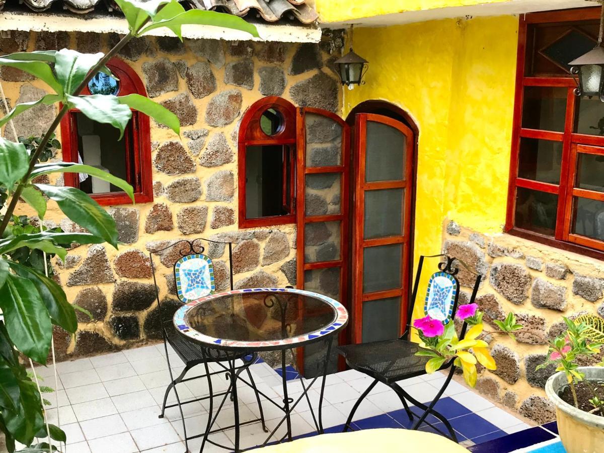 Casa del Lago Lodging House Puerto Ayora  Esterno foto
